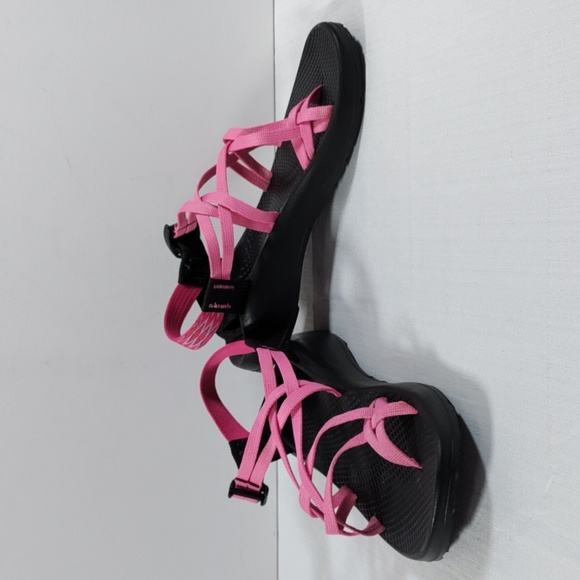 chacos metallic rose